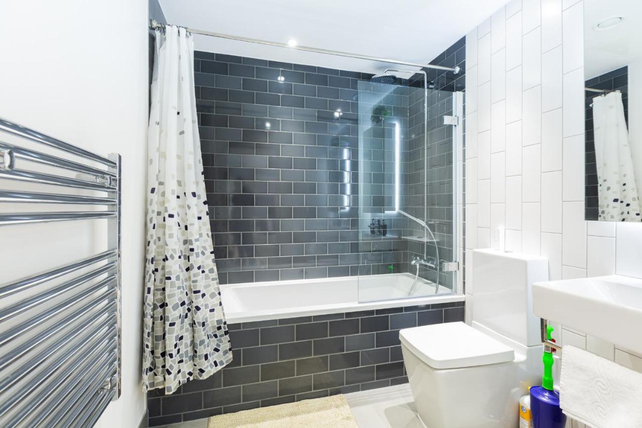 Austin David Apartments Royal Wharf Londres Extérieur photo