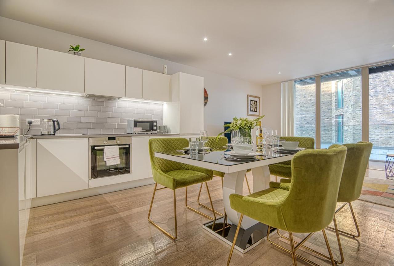 Austin David Apartments Royal Wharf Londres Extérieur photo