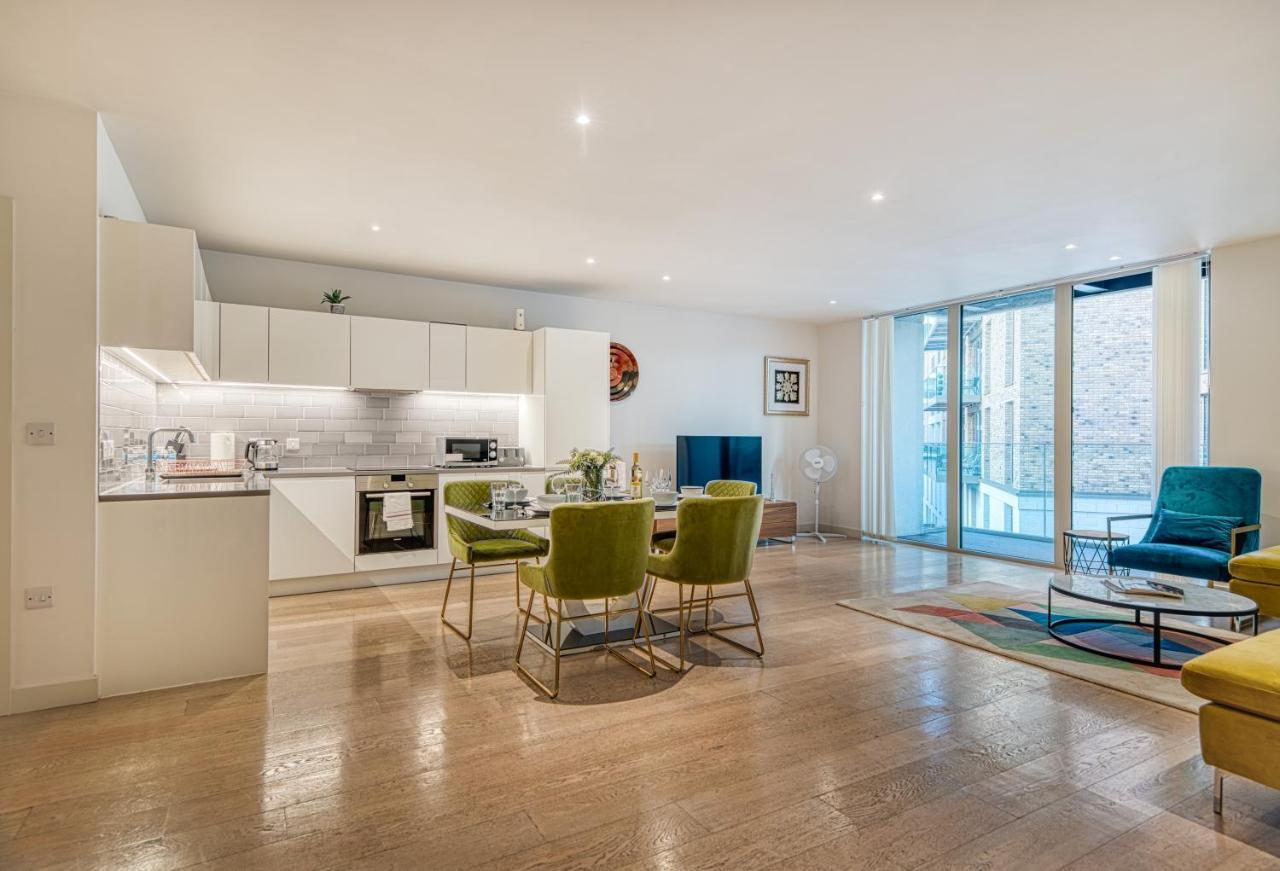 Austin David Apartments Royal Wharf Londres Extérieur photo