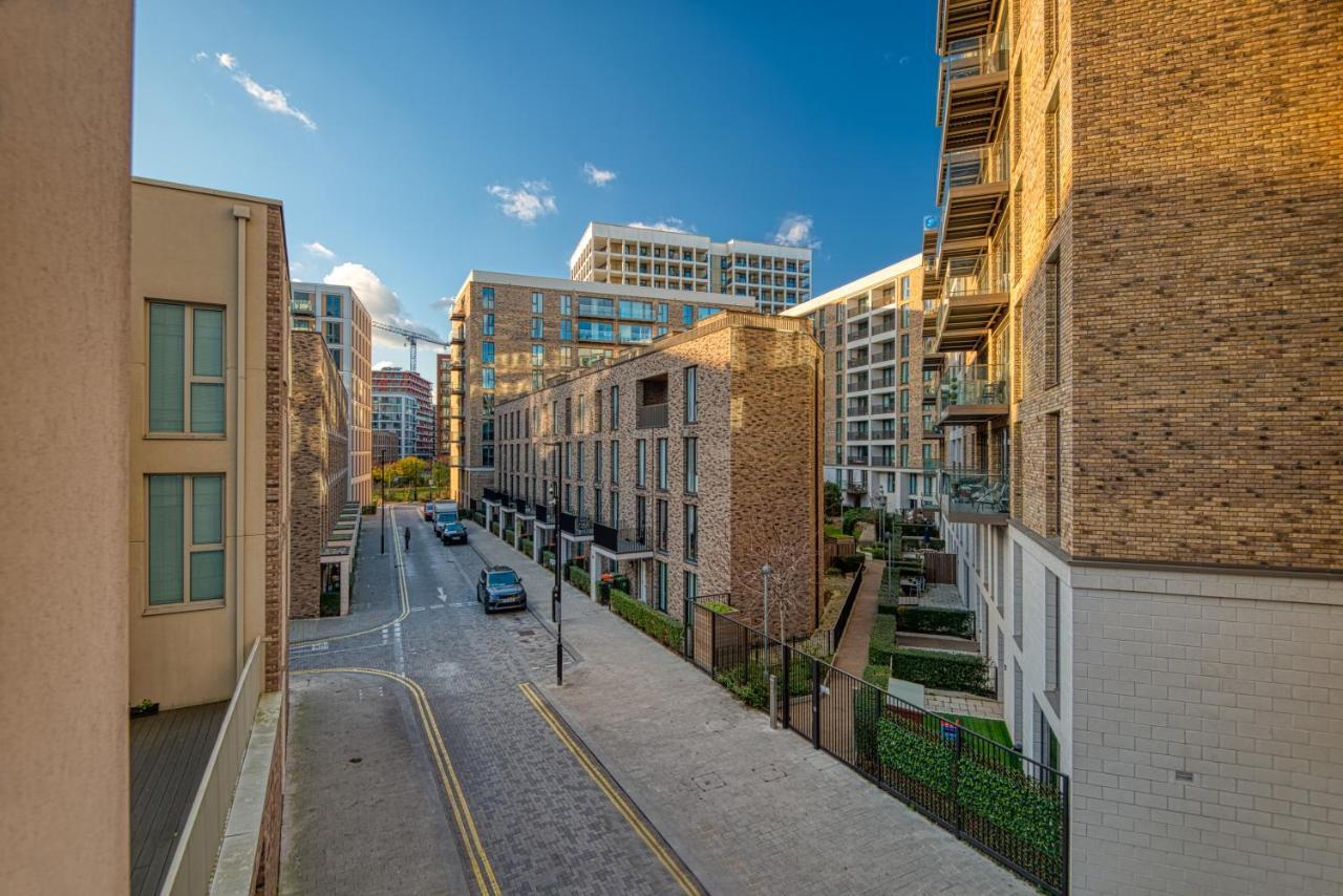 Austin David Apartments Royal Wharf Londres Extérieur photo
